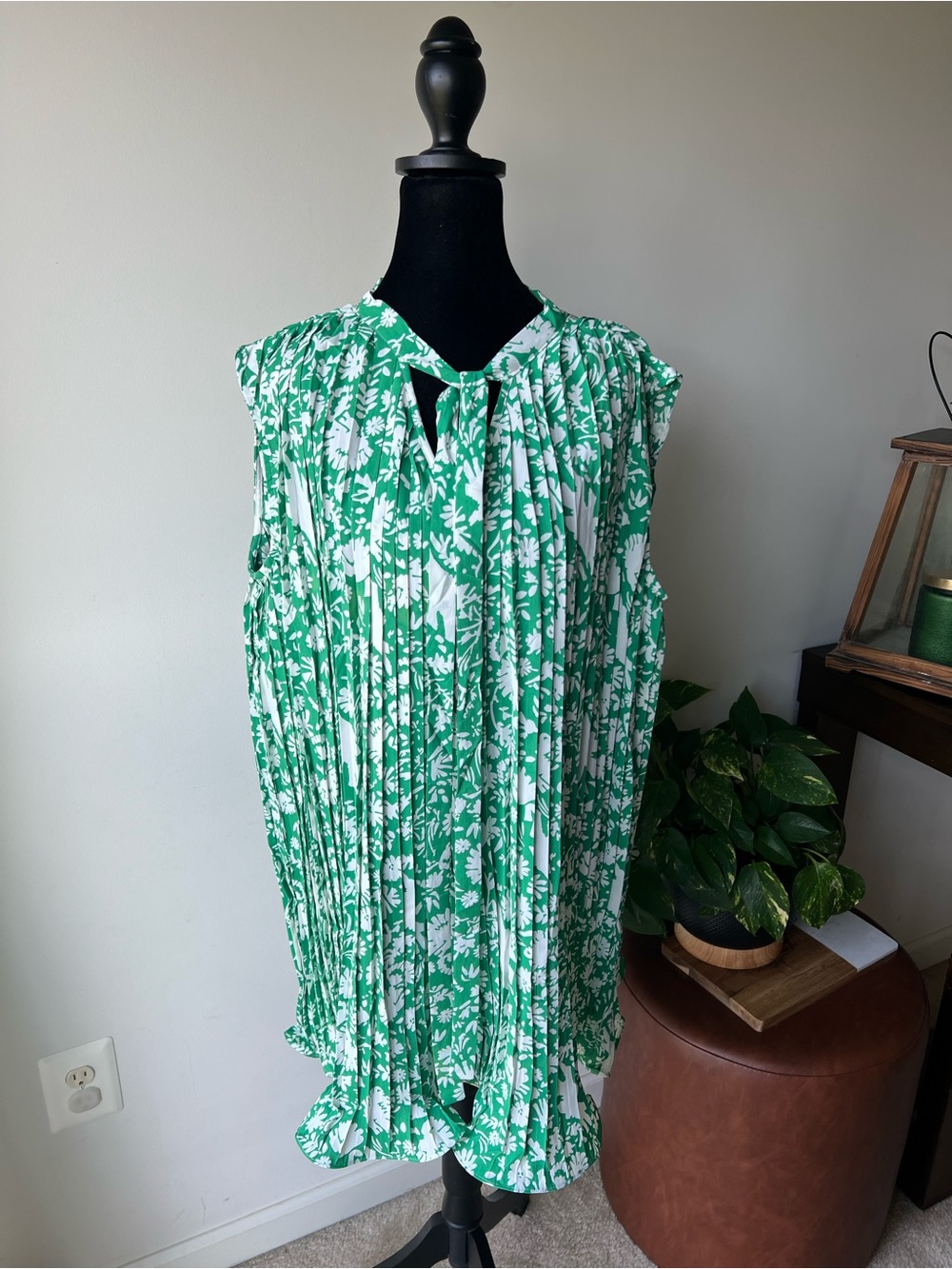 Umgee Green and White Floral Pleated Dress